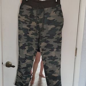Lucky brand sm cargo..new